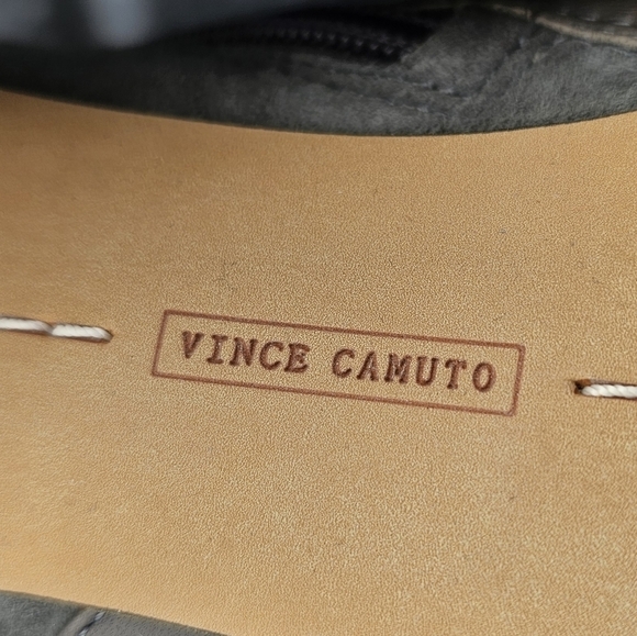 Vince Camuto Vanna Grey suede and leather  almond toe BOOTIES  9 M - Picture 14 of 14